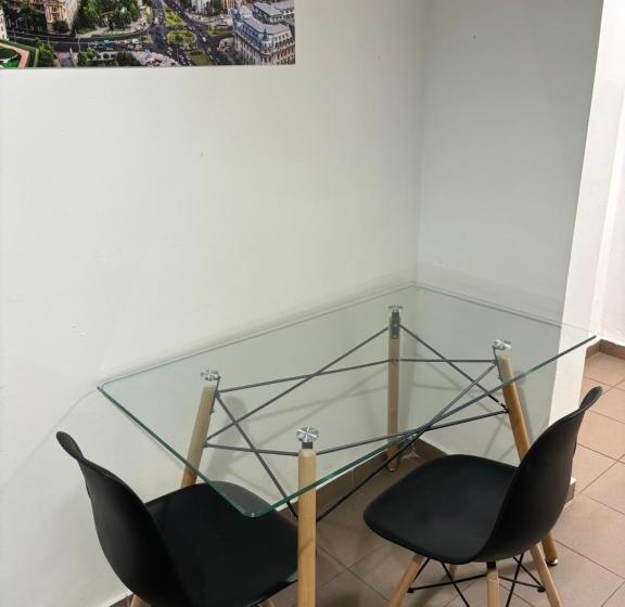 اتاق لوکس, Piata Uniri Cozy Inn