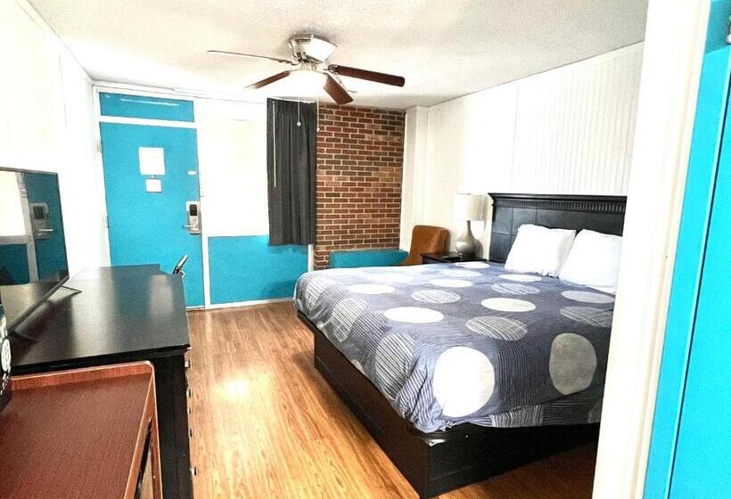 带大床的标准间, Rodeway Inn