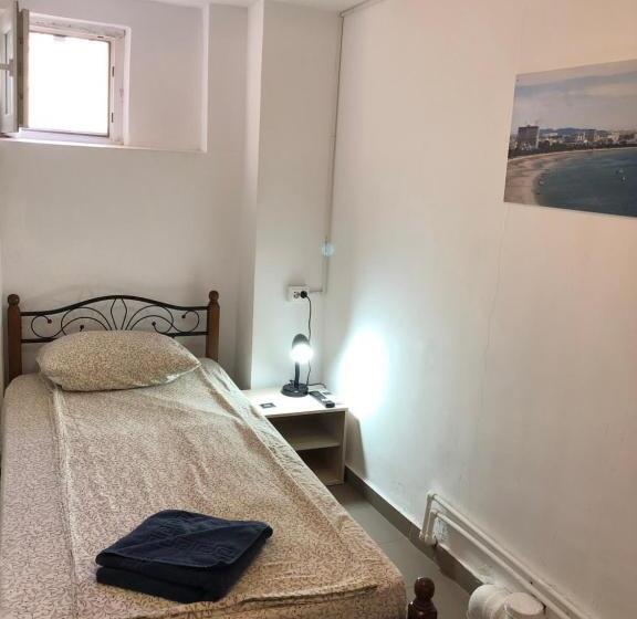 اتاق استاندارد یک نفره, Piata Uniri Cozy Inn