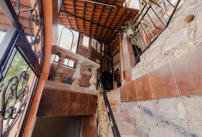 اتاق استاندارد سه تخته با بالکن, Casa 12 Reales Guanajuato