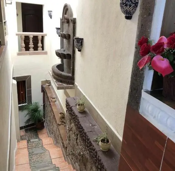 اتاق اکونومی, Casa 12 Reales Guanajuato