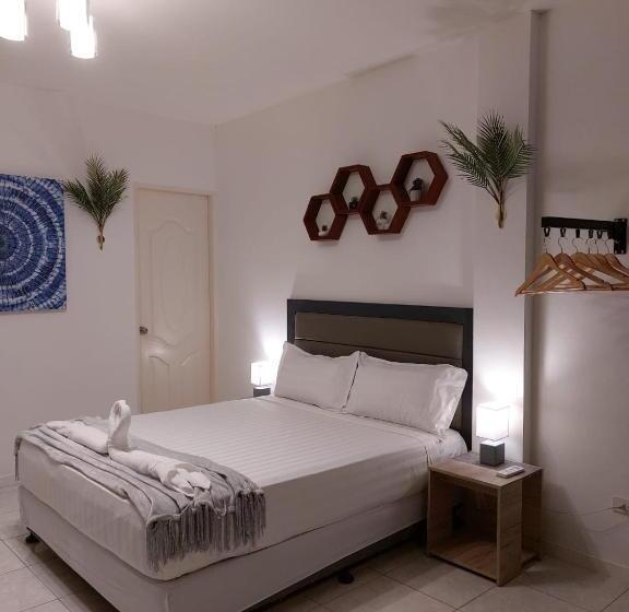 سوئیت با وان آب گرم, Bonsai Jacuzzi Suites