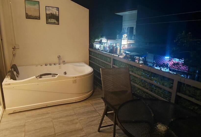 Студия Стандарт, Bonsai Jacuzzi Suites