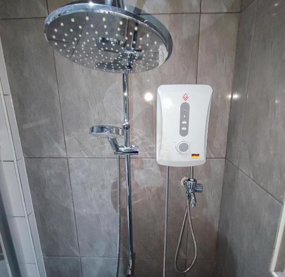 استودیوی استاندارد, Bonsai Jacuzzi Suites