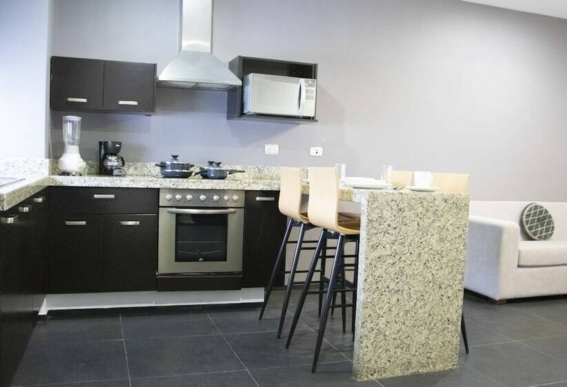 スイート, Sole Suites