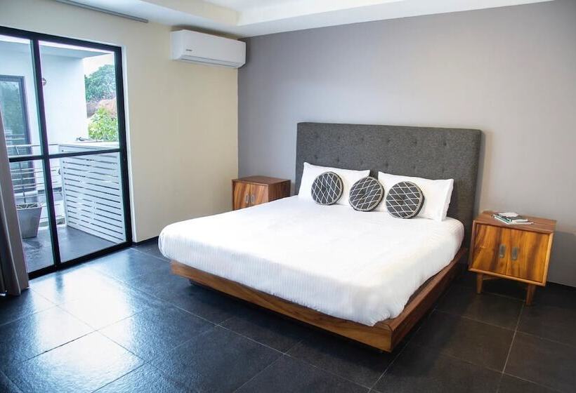 سوییت, Sole Suites