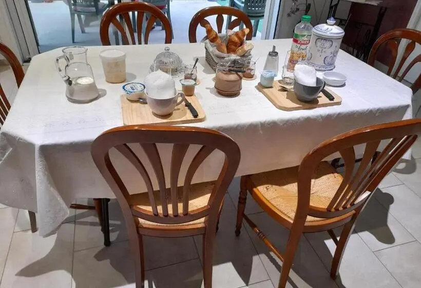 スタンダードルーム, Chez Viviane