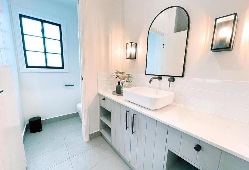 غرفة قياسية سرير كينج, Seven Peaks Farm Stay