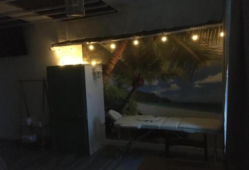 غرفة قياسية, Le Mas Rocamour