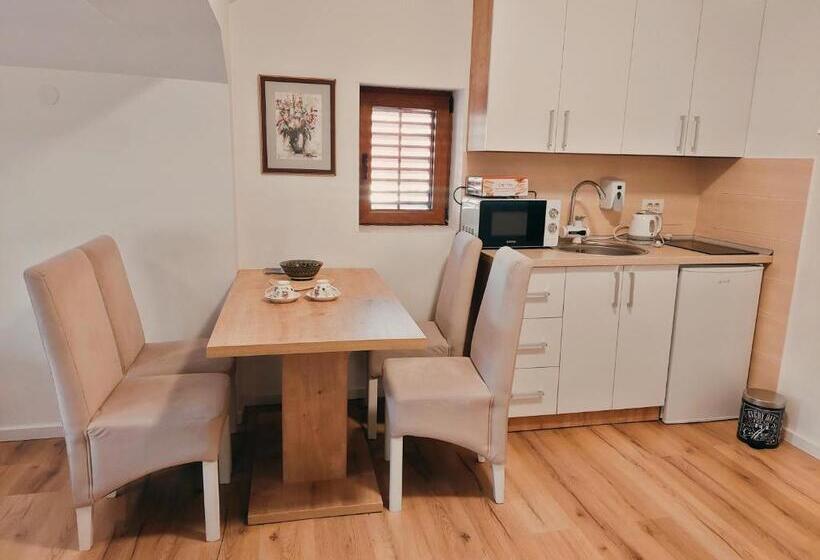 آپارتمان 1 خوابه, Buba Palace