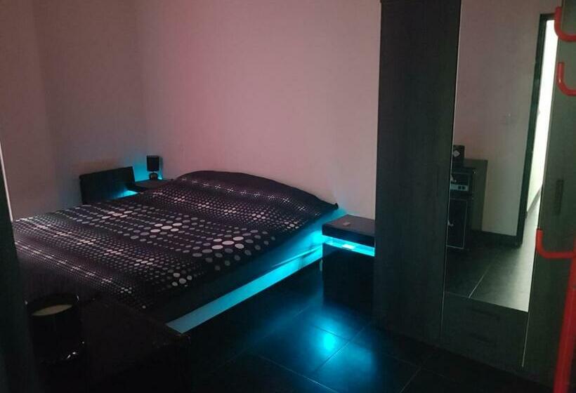 Номер Deluxe, Les Pieds Dans L Eau