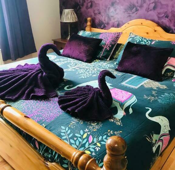 חדר סופריור עם מיטת קינג, Stunning Super King, Close To Beach, Shared Bathroom