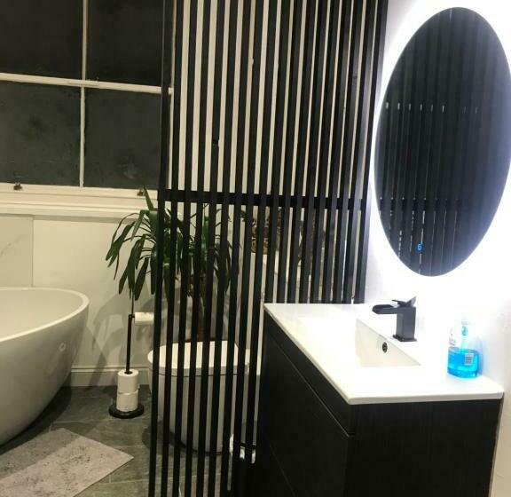 חדר סופריור עם מיטת קינג, Stunning Super King, Close To Beach, Shared Bathroom