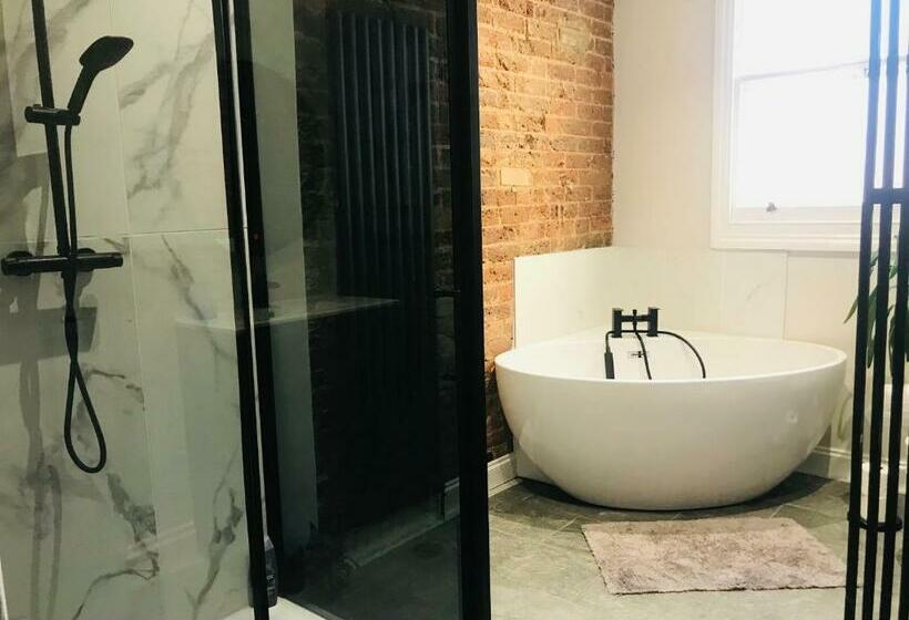 Номер Superior Кровать Кинг, Stunning Super King, Close To Beach, Shared Bathroom