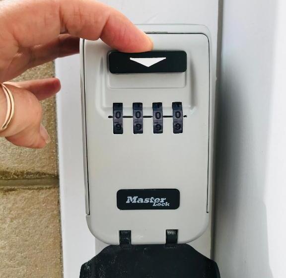 חדר סופריור עם מיטת קינג, Stunning Super King, Close To Beach, Shared Bathroom