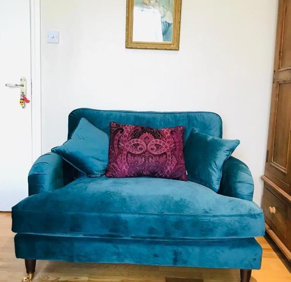 חדר סופריור עם מיטת קינג, Stunning Super King, Close To Beach, Shared Bathroom