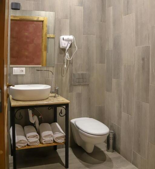 اتاق استاندارد, Nur Guest House