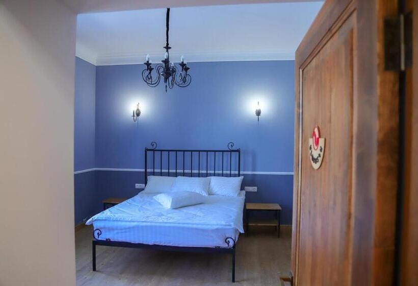 اتاق استاندارد, Nur Guest House