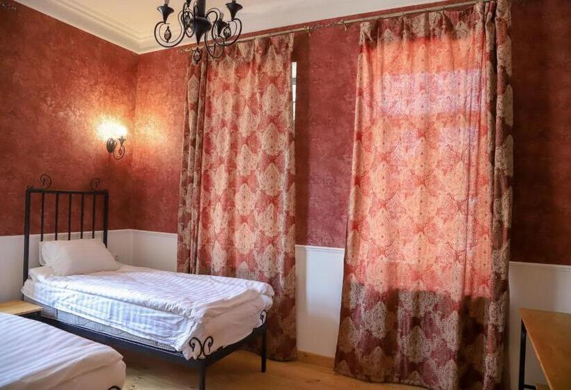 اتاق استاندارد, Nur Guest House