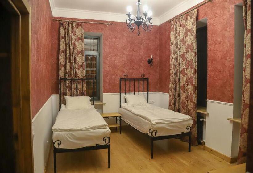 اتاق استاندارد, Nur Guest House