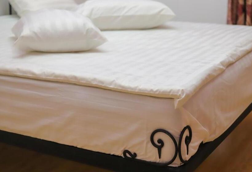 اتاق استاندارد, Nur Guest House