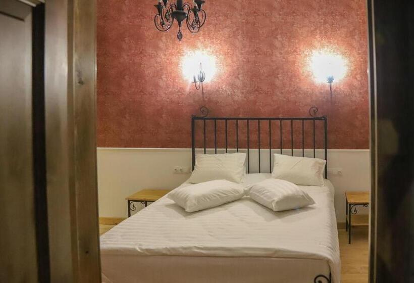 اتاق استاندارد, Nur Guest House