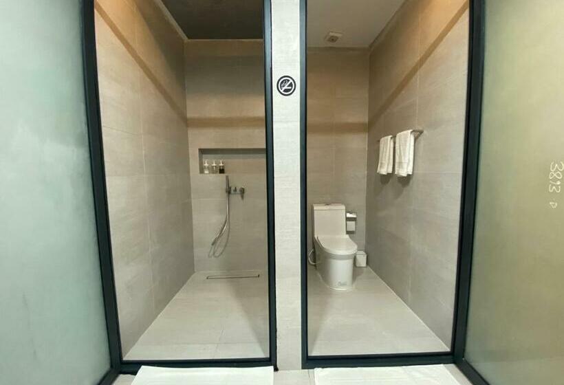 اتاق سوپریور, Unwind Dhigurah