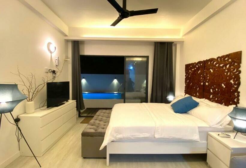 اتاق سوپریور, Unwind Dhigurah