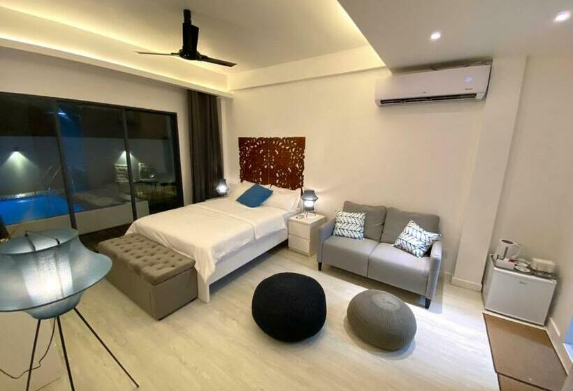 اتاق سوپریور, Unwind Dhigurah