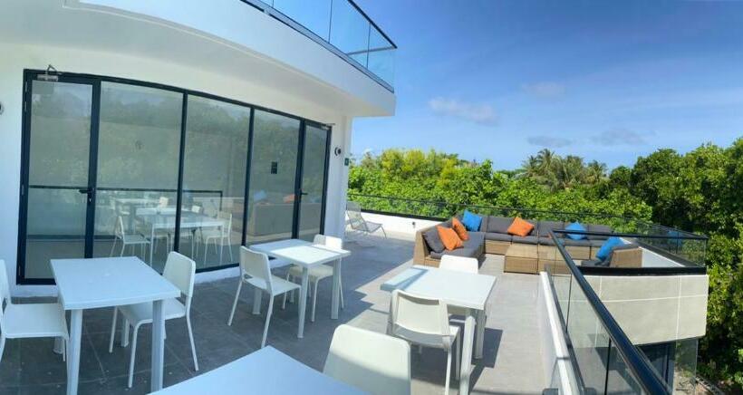 اتاق سوپریور, Unwind Dhigurah