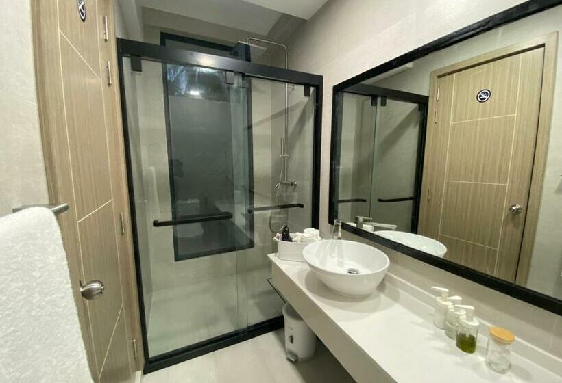 اتاق استاندارد با بالکن, Unwind Dhigurah