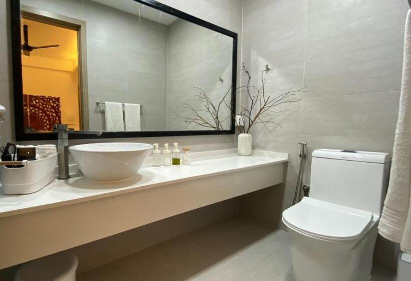 اتاق لوکس با بالکن, Unwind Dhigurah