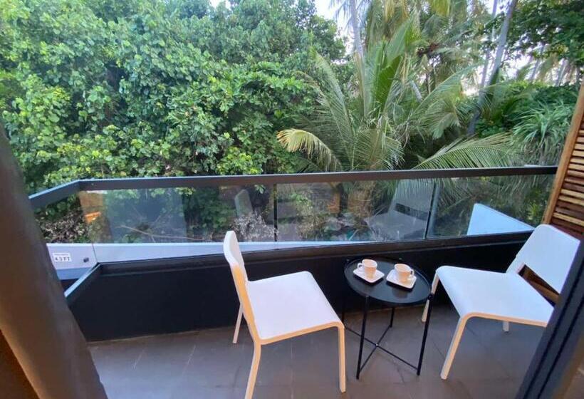 اتاق لوکس با بالکن, Unwind Dhigurah