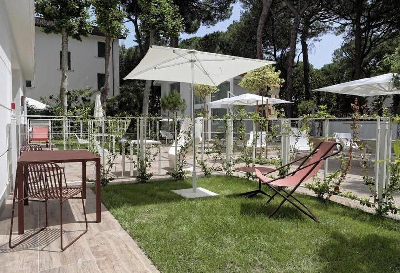 Апартаменты 1 Спальня Нижний Этаж, Elegance Riccione