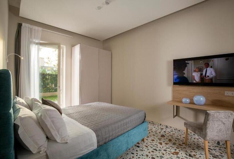 Апартаменты 1 Спальня Нижний Этаж, Elegance Riccione