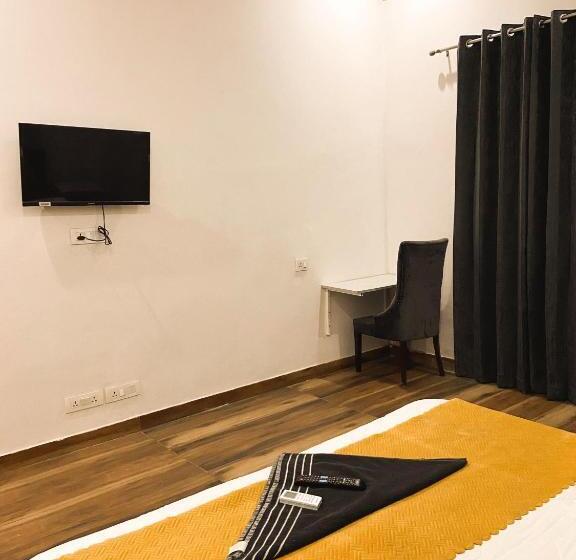 Трехместный Номер Классика, Oyo 91606  Daffodils Inn