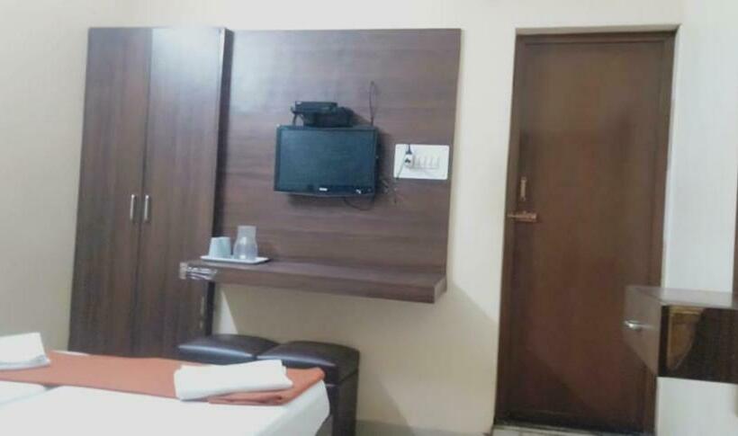 اتاق لوکس, Plaza Guest House