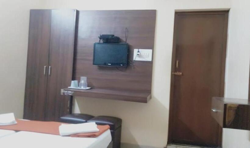 اتاق استاندارد, Plaza Guest House