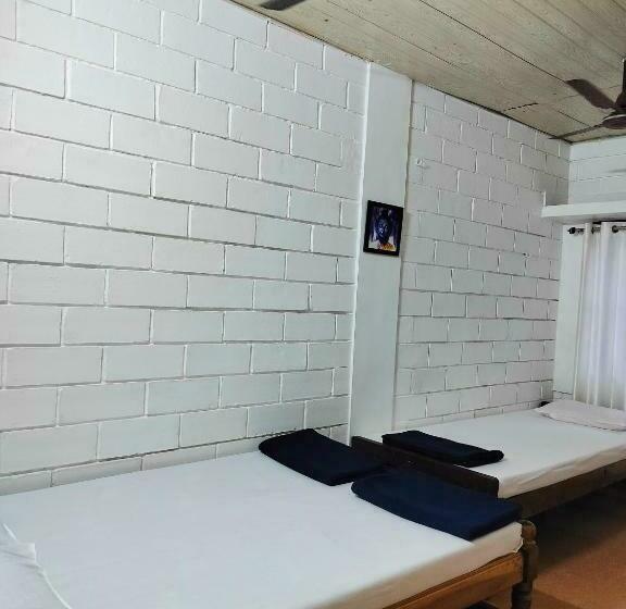 اتاق لوکس, Trishula Guest House