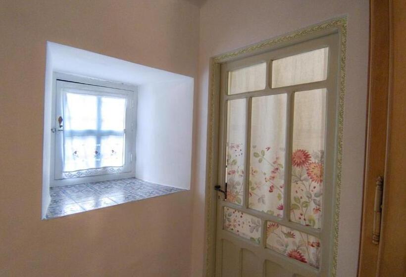 اتاق لوکس, La Aldaba, Antigua Casa De Labor