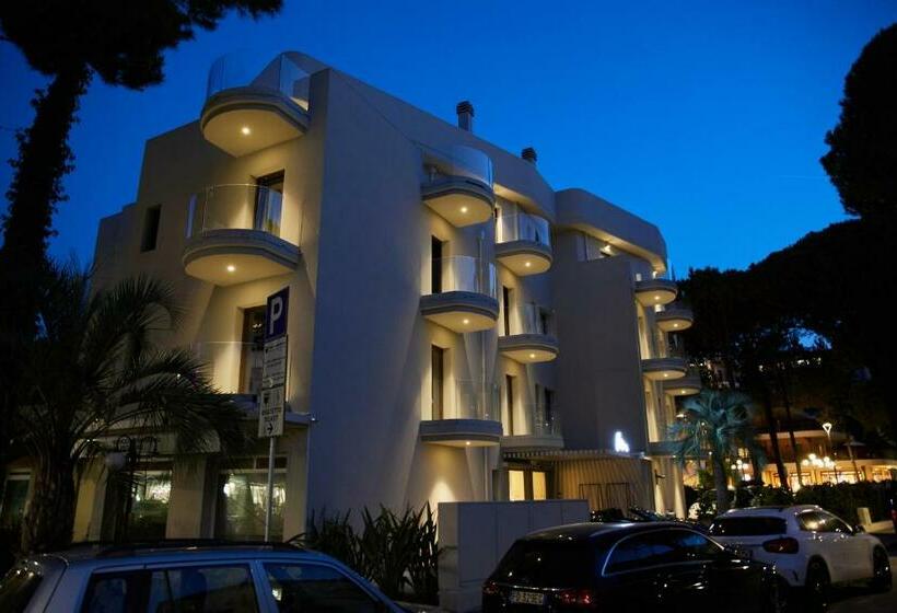 带1个卧室的带阳台的公寓, Mima Aparthotel Boutique & Spa