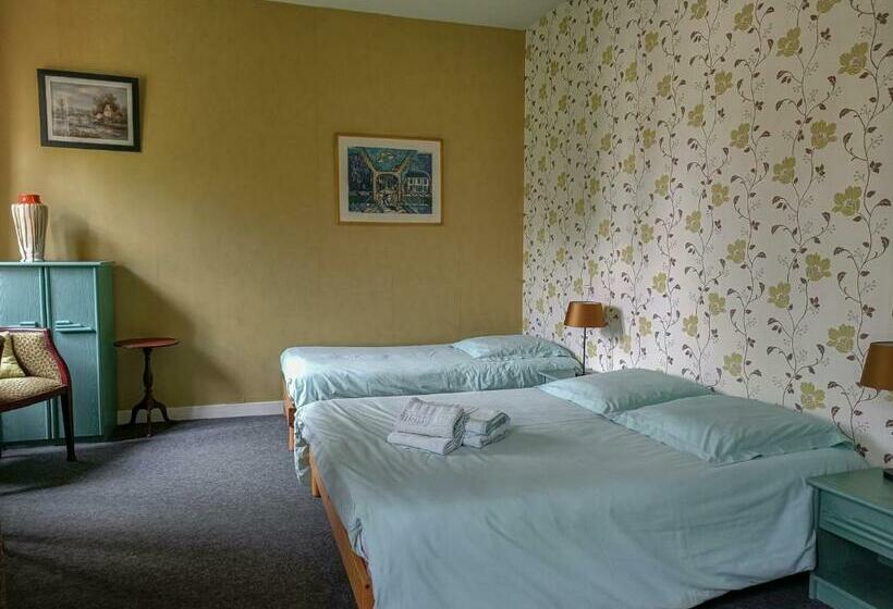 חדר סטנדרט עם מרפסת, Hostellerie Du Chateau Bellenaves