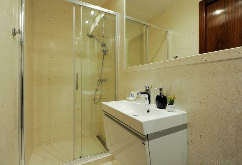 디럭스 룸, Main Street Studio And Rooms