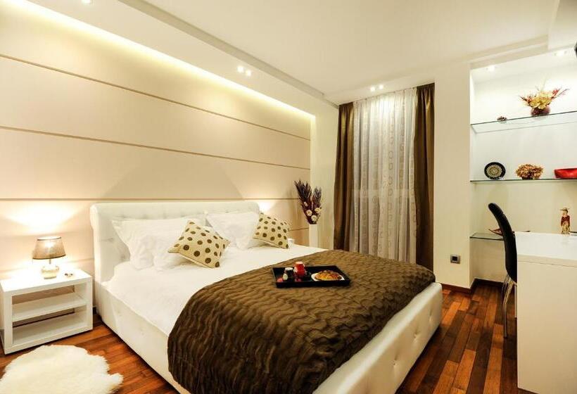 Номер Deluxe Кровать Кинг, Main Street Studio And Rooms