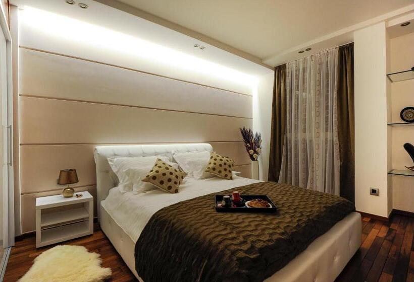 Номер Deluxe Кровать Кинг, Main Street Studio And Rooms