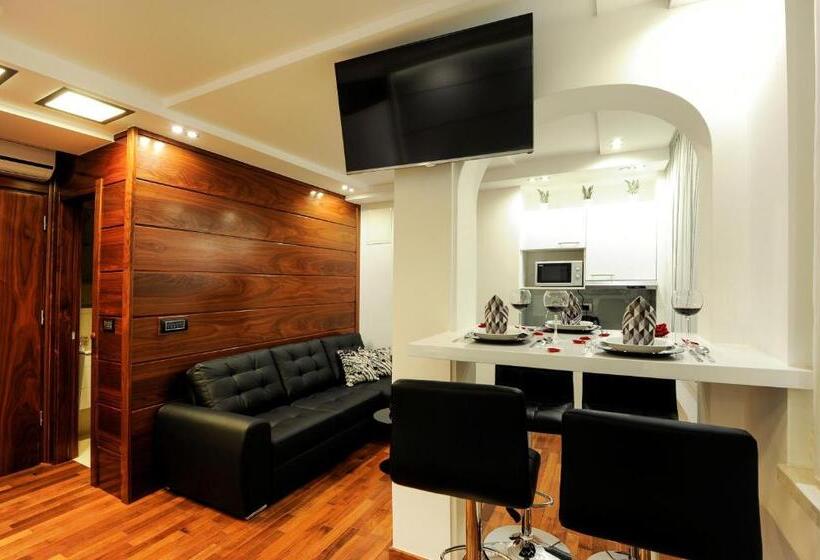 디럭스 스튜디오, Main Street Studio And Rooms