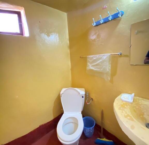 غرفة عائلية, Auberge Restau Tombouctou