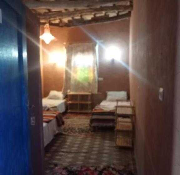 غرفة عائلية, Auberge Restau Tombouctou