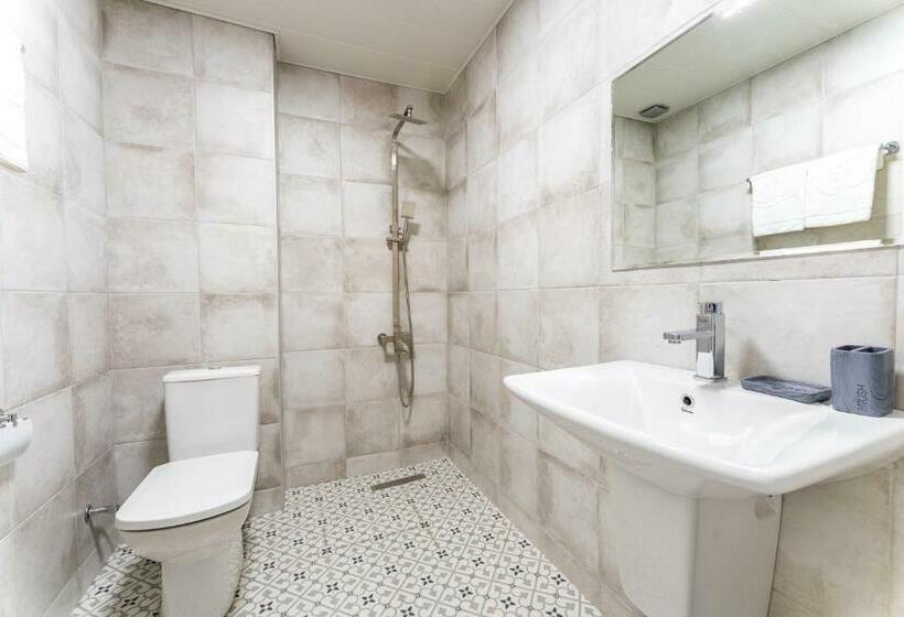 اتاق استاندارد, Chatini Mestia