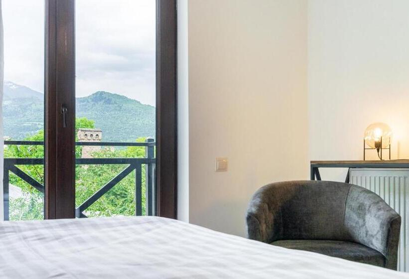 اتاق استاندارد با بالکن, Chatini Mestia